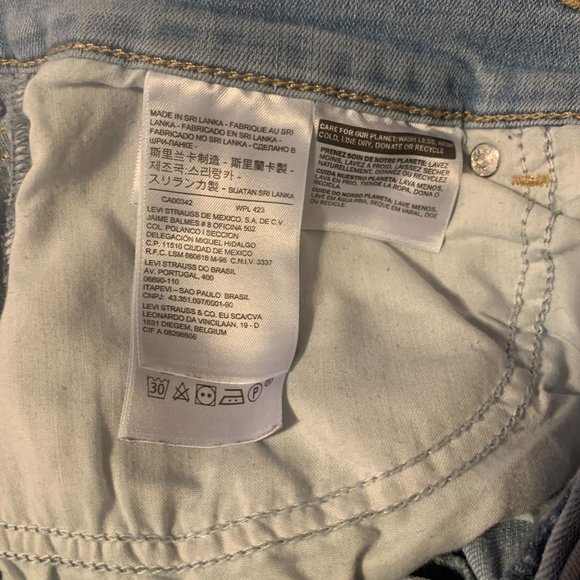 Levi's Size 30 Flower Shorts - Picture 4 of 5